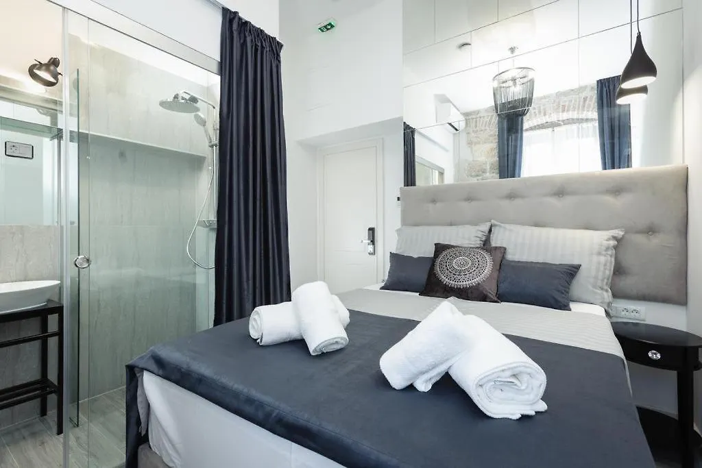 Avangarde Luxury Rooms Split 3*,